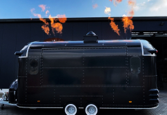Evento-Mobil Retro-Liner: Dein Streetfood-Trailer in Wunschfarbe