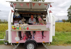 buddystar-retro-verkaufsanhaenger-kunde-verkauf