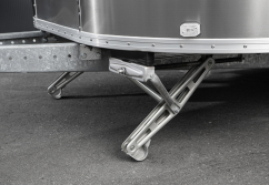 silver-buddy-amerikanischer-verkafsanhaenger-stuetzen