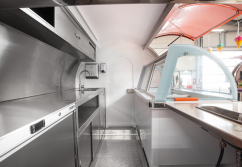 buddystar-retro-verkaufsanhaenger-mobile-eisdiele-innenausstattung