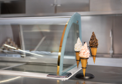 buddystar-retro-verkaufsanhaenger-mobile-eisdiele-eisvitrine