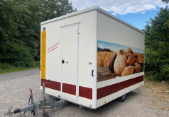 Backwaren Verkaufsanhänger, absenkbar (inkl. Inventar)